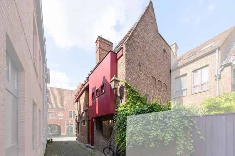 Authentiek Patershol Hoekpand met Karakter