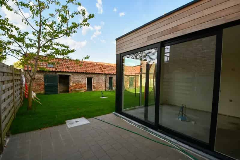 Gerenoveerde Dorpswoning te Koop in Lembeke