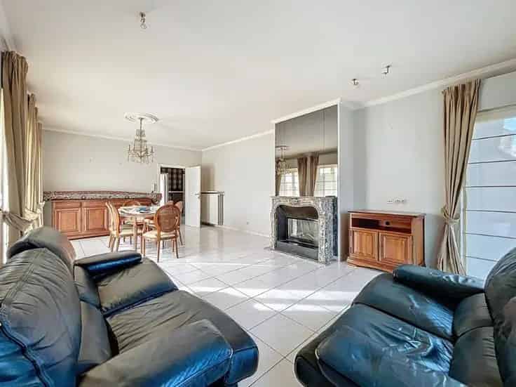 Huis Te Koop 4 slaapkamers 1052m² Garage Zuidgerichte Tuin