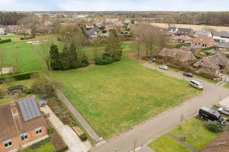 Bouwgrond te koop in Pulle 817m2 gezinswoning