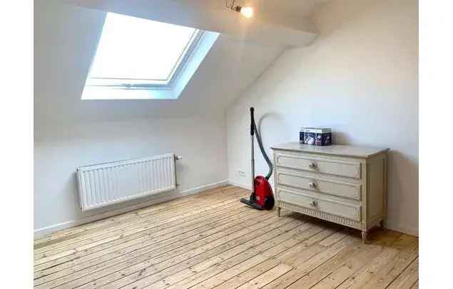 Huur 2 slaapkamer appartement van 120 m² in Schaerbeek - Schaarbeek