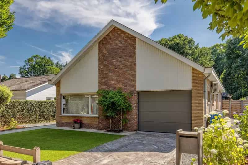 Huis te huur Brasschaat 4 slaapkamers tuin garage