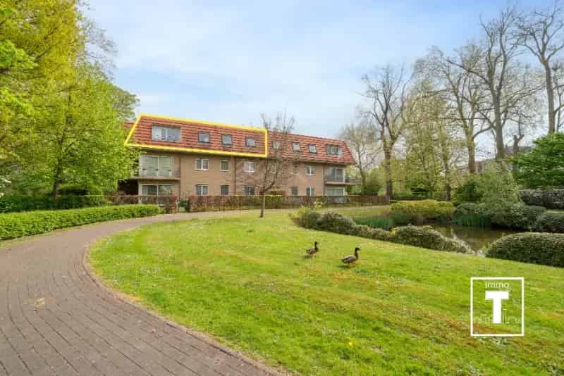 Ruim Appartement te Koop met Garage Nabij Station