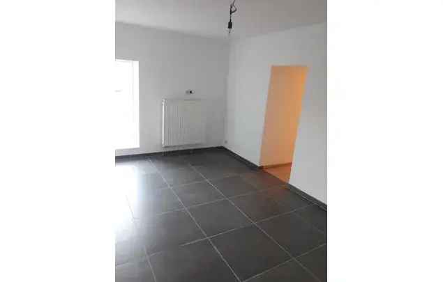 Huur 2 slaapkamer appartement van 100 m² in Charleroi