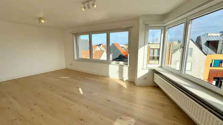 Gerenoveerd Hoekappartement 2 Slaapkamers Knokke