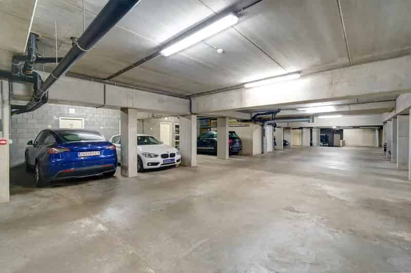Garagebox te Koop Laeken Toplocatie Nabij Metro en Atomium