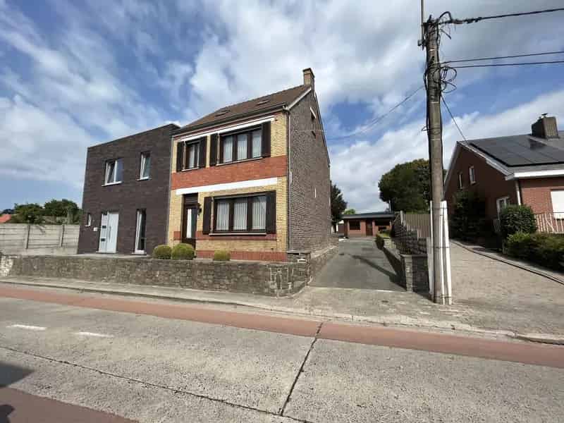 Huis te huur Aalter: Ruime woning met grote tuin en garage