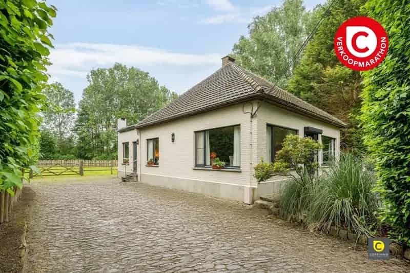 Huis te koop Aartselaar 1849m² - 2 slaapkamers - Bijgebouwen