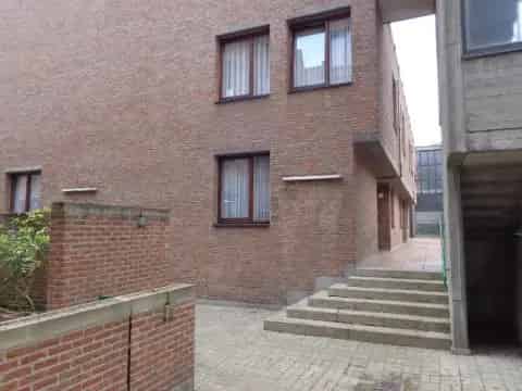 Leguit 6 Appartementen 1 2 3 Slaapkamers 1987