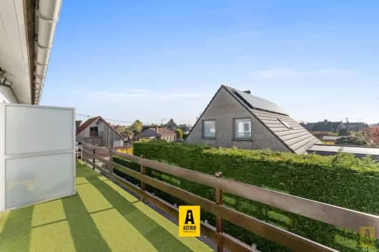 Appartement te koop Vosseslag: Zonnig appartement met terras