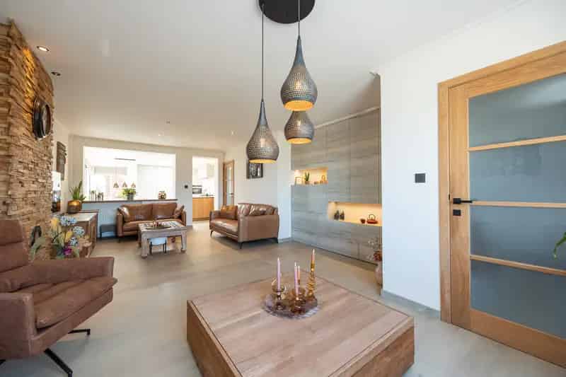 Huis te huur: Gerenoveerde woning 3 slaapkamers tuin zwembad