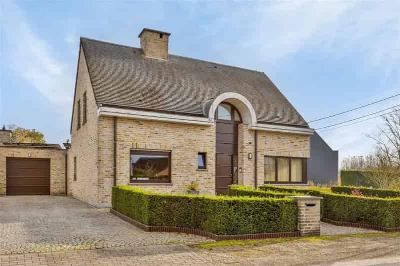 Huis te koop Baardegem: Instapklare Villa 4 slaapkamers Label B