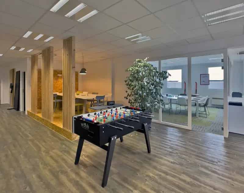 Kantoor te huur Drongen 1274m²