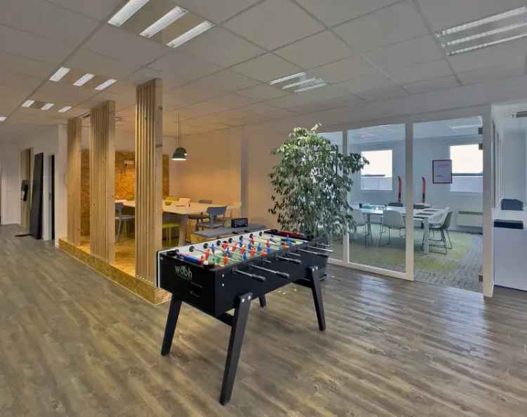 Huur kantoorruimte in Drongen met 1274m² op 2de verdieping