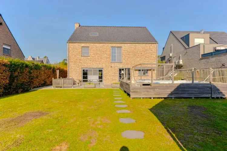 Ruime gezinswoning te Mol - 5 slaapkamers - Energiezuinig