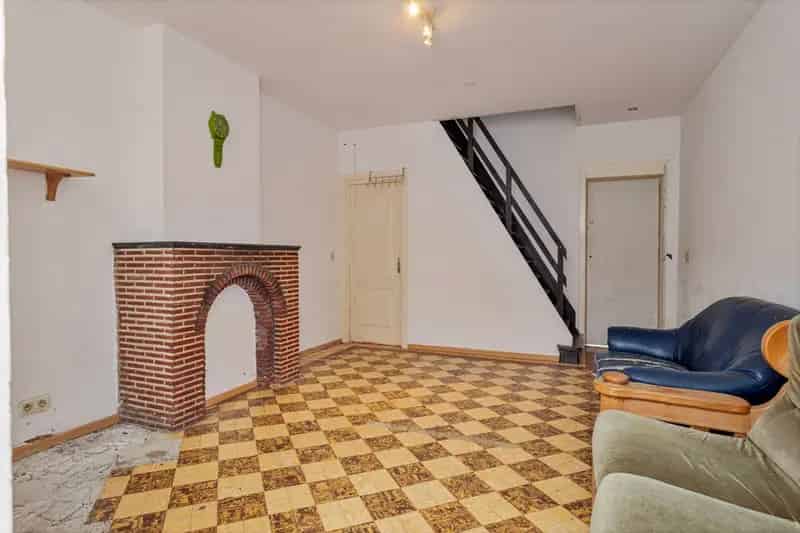 Te renoveren woning geschikt voor verhuur
