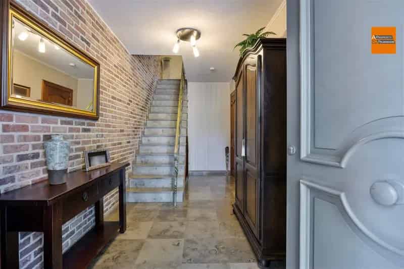 Bel Etage Woning Garage Terras Tuin