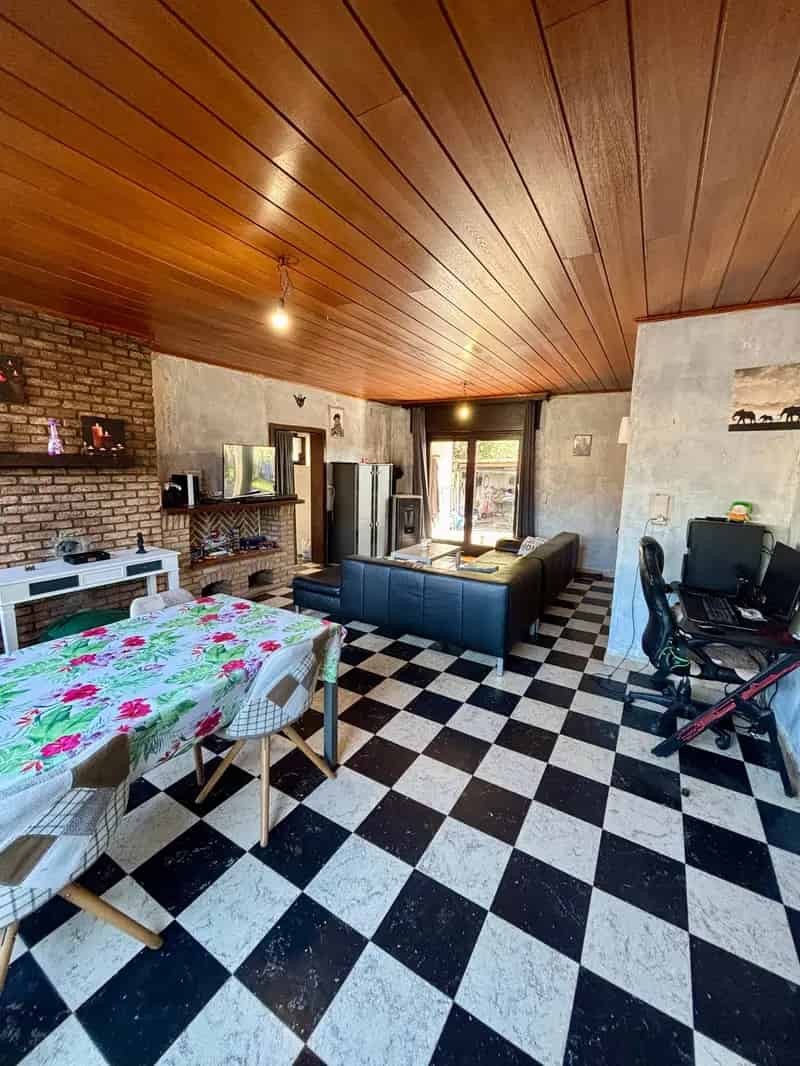 Ruime woning 4 slaapkamers grote tuin Wervik