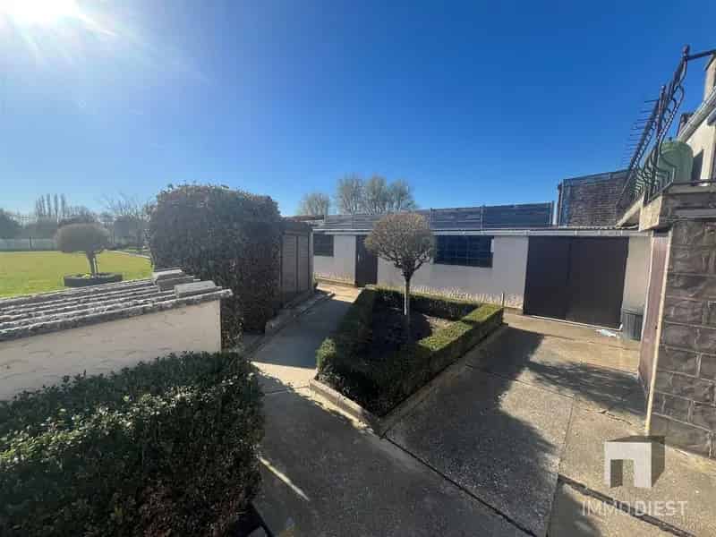 Op te knappen Split-Level Woning Halen