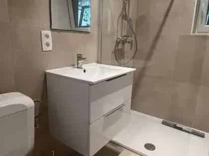 Modern Studio Appartement Brussel Rustige Wijk Balkon