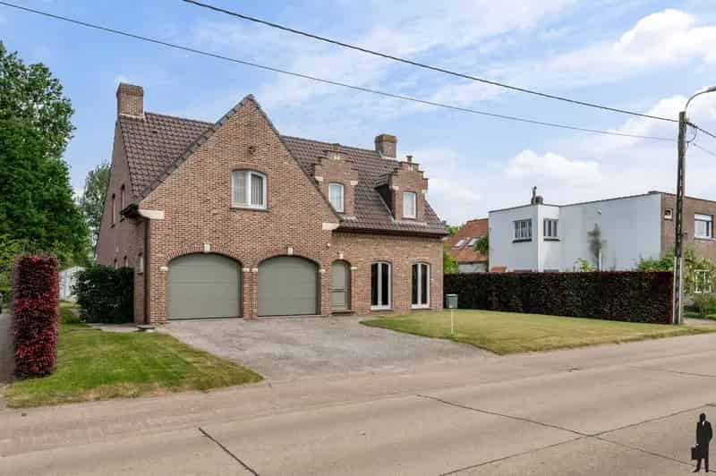 Huis te koop 320m² 4 slaapkamers Grote tuin Dubbele garage