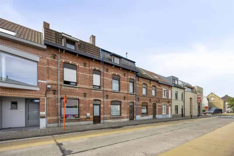Huis te koop Oostakker: 3 slaapkamers, garage, starterswoning