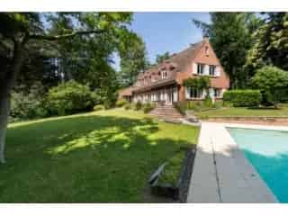 Villa te koop Lillois-Witterzee 6 slaapkamers zwembad