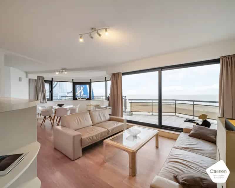 Appartement te huur Zeedijk: 2 slaapkamers, zeezicht, 4 terrassen