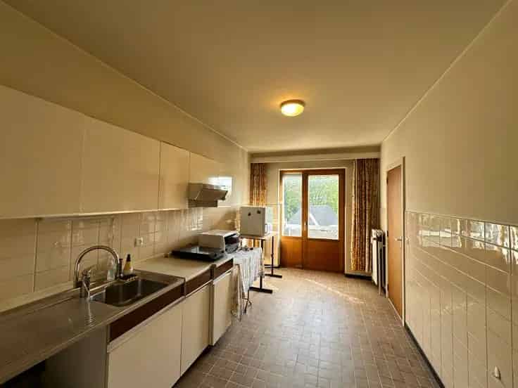 Appartement 105m2 te renoveren 2 slaapkamers mogelijkheid 3