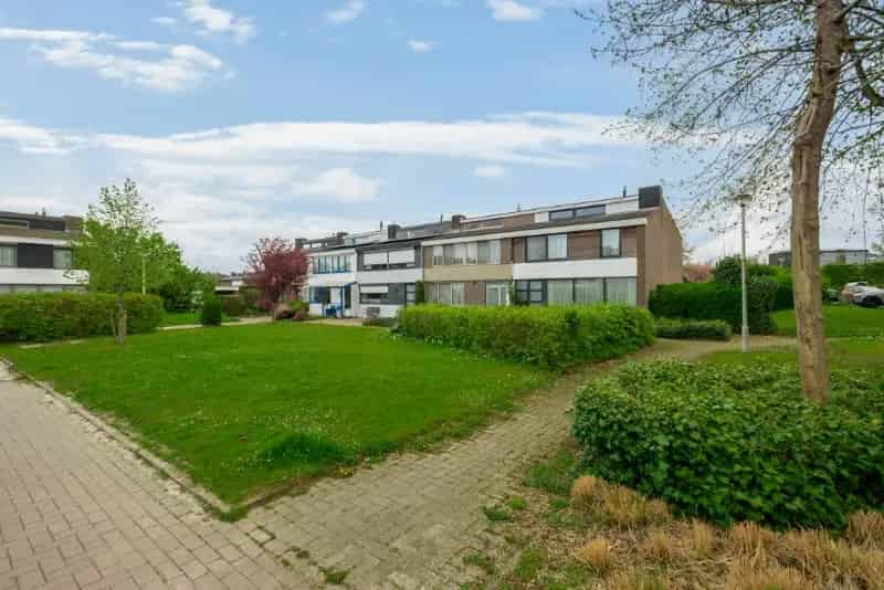 Rustige Familiewoning 4 slaapkamers Garage Tuin Nabij Centrum