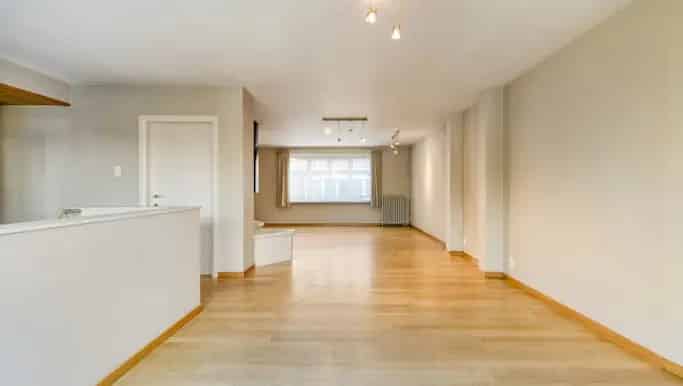 Handelspand met Woonst te Koop Eernegem