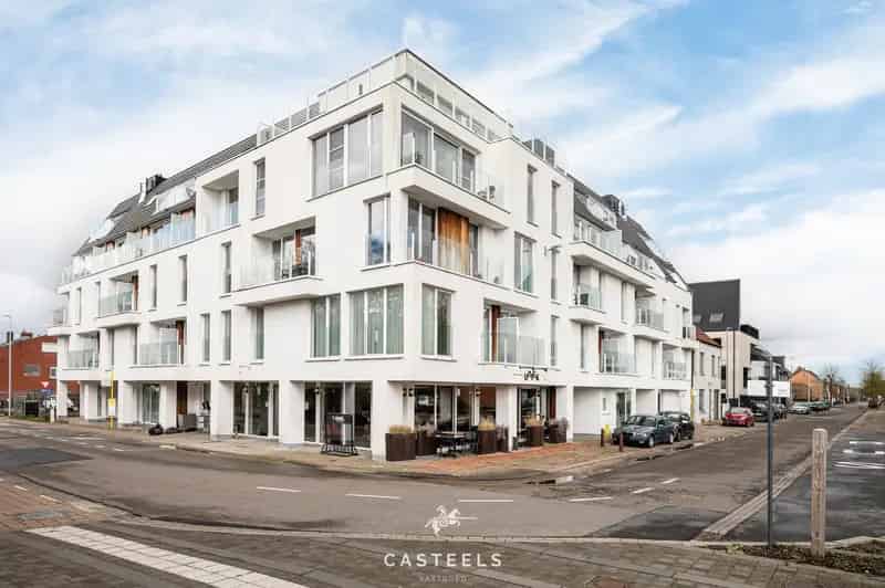 Assistentieflat te huur Beernem: 2 slaapkamers, terras, nabij station