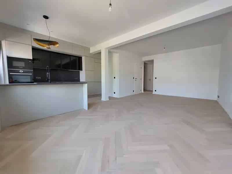 Nieuw gerenoveerd 2 slpk appartement Mortsel met terras