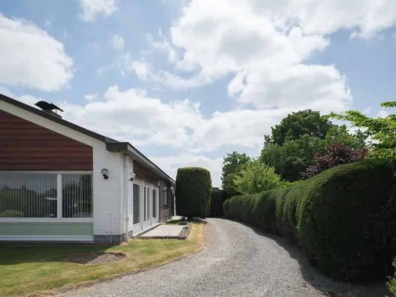 Huis te huur: Charmante jaren 60 woning met veel ruimte en potentieel
