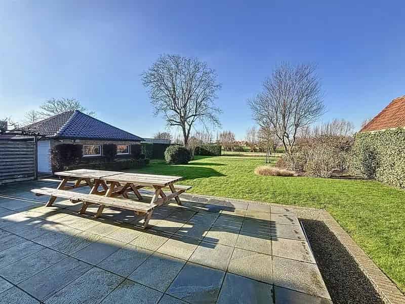 Huis te huur Ieper: Ruime villa met tuin en garage