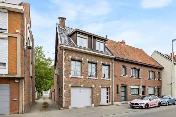 Huis Te Koop Bazel 2 slaapkamers Grote Garage EPC D