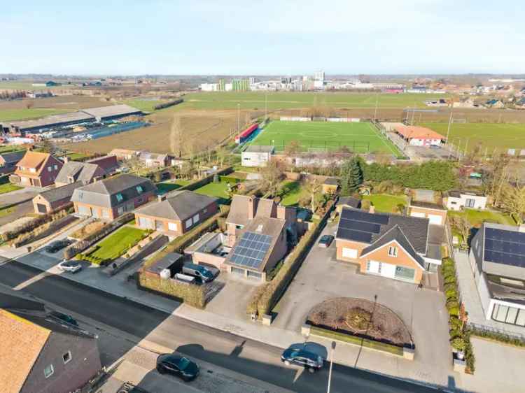 Te koop architectenvilla met karakter in Langemark