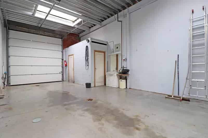 Loods 120m2 te huur Volledige Aanbod