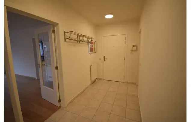 Huur 3 slaapkamer appartement van 117 m² in Ghent