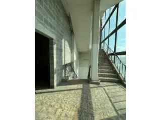 Industrieel Gebouw te Koop Ghlin 200m²