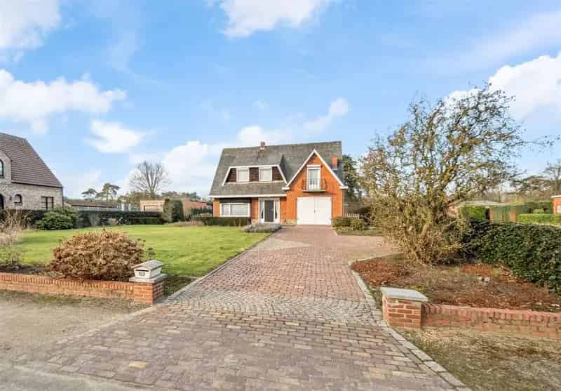 Karaktervolle gezinswoning te renoveren op 22a