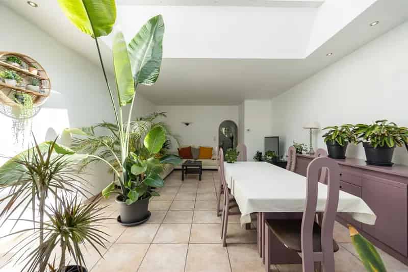 Huis te Koop Lier: Ruime Stadswoning met Tuin en Garage