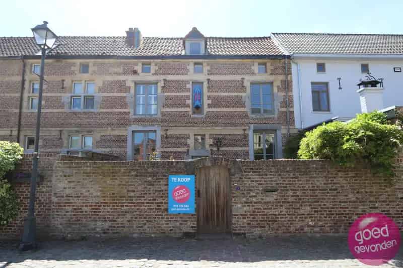 Huis te Huur Begijnhof 2 Slaapkamers Volledig Gerenoveerd