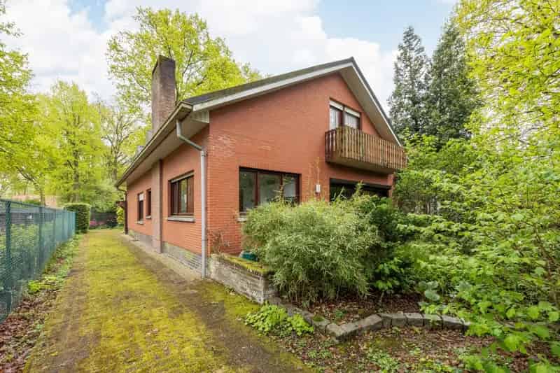 Huis te huur Hertebos: 4 slaapkamers, 2 badkamers, grote tuin