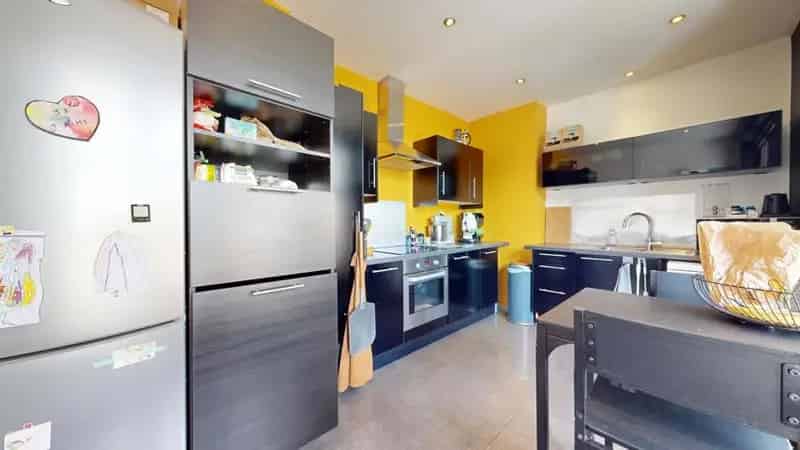 Appartement te Schaerbeek 2 slaapkamers Nabij winkels scholen