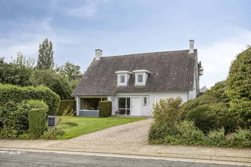 Huis te koop Grote Molenweg: Villa 245m² met 4 slaapkamers en tuin