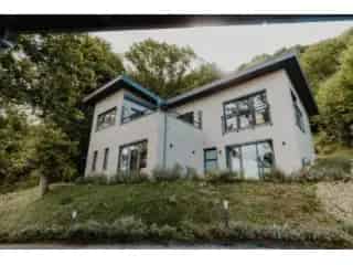 Moderne Villa te Koop Yvoir met Prachtig Maasvallei Uitzicht