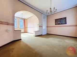 Huis te Koop 4 Slaapkamers Laveu te renoveren