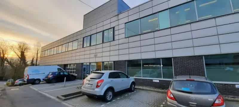 Kantoren te Huur Zellik 531m² Nabij Brusselse Ring