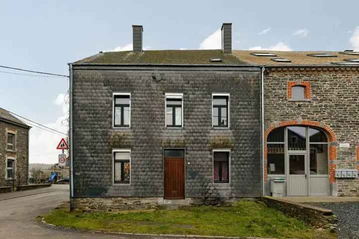 Te koop: huis in Montagne met unieke kenmerken